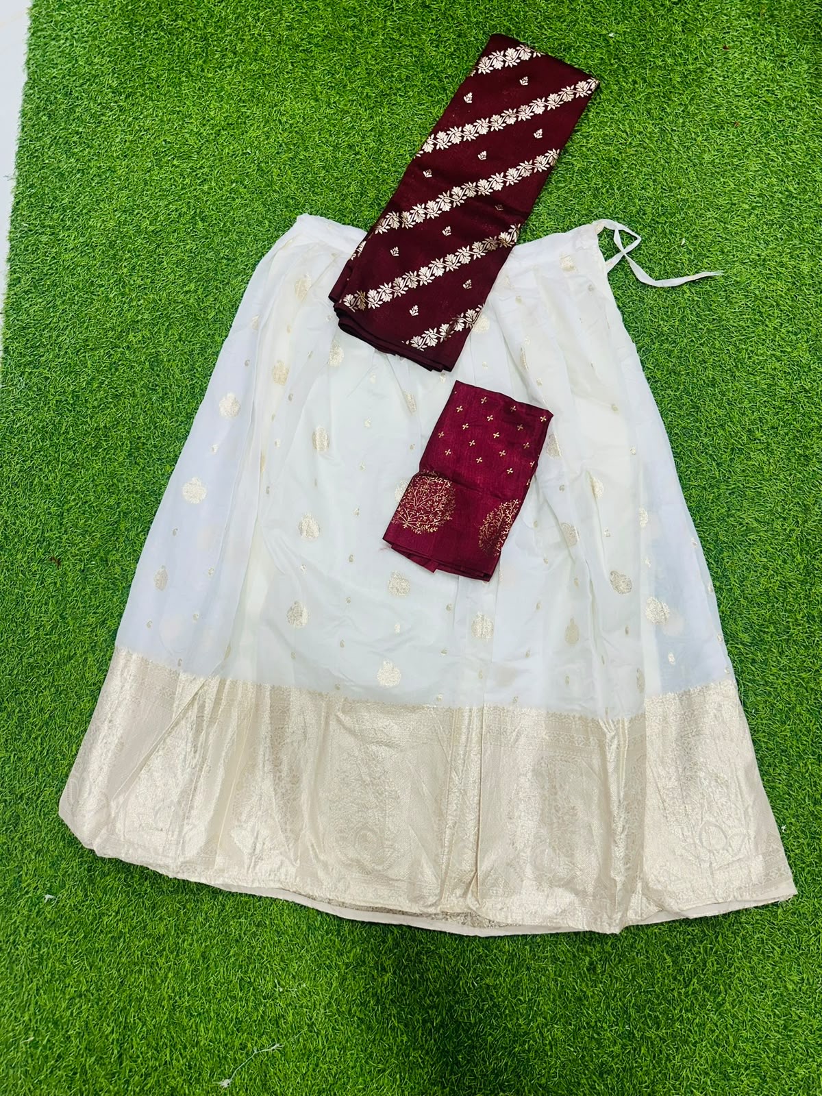Pattupavada Set