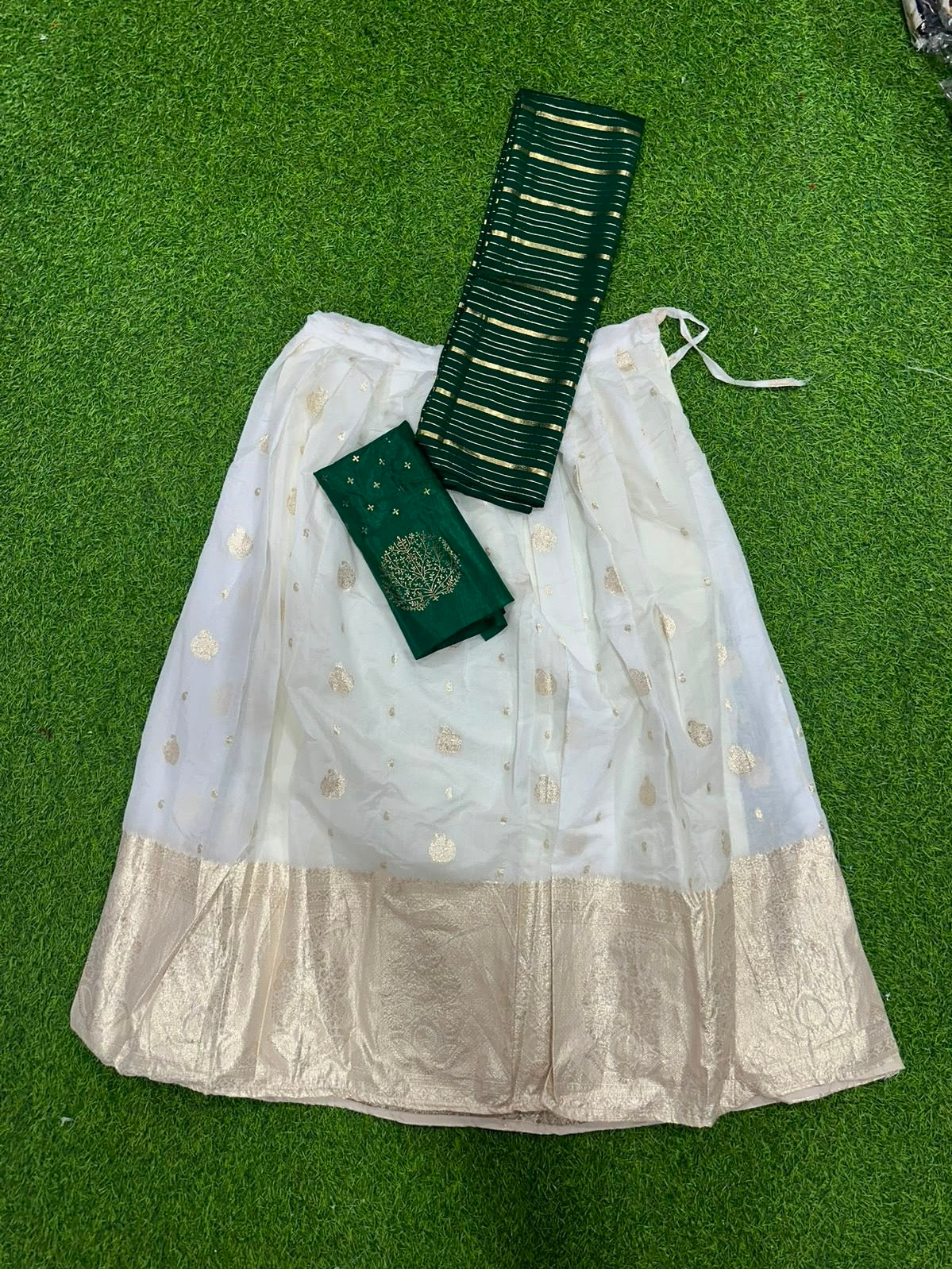 Pattupavada Set